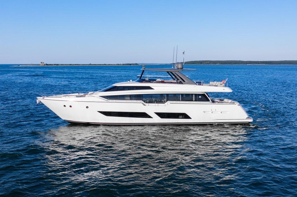 2021 Ferretti Yachts 850