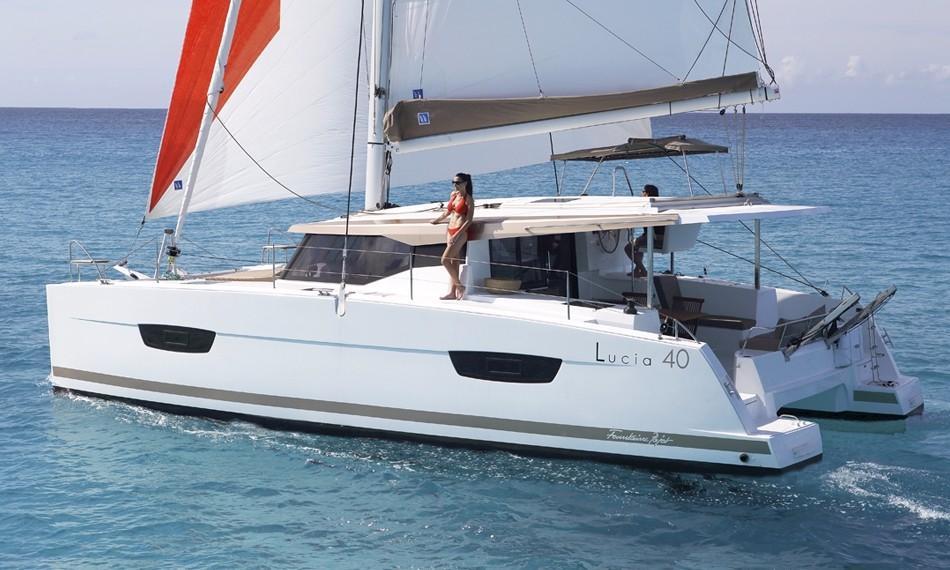 catamarano fountaine pajot usato