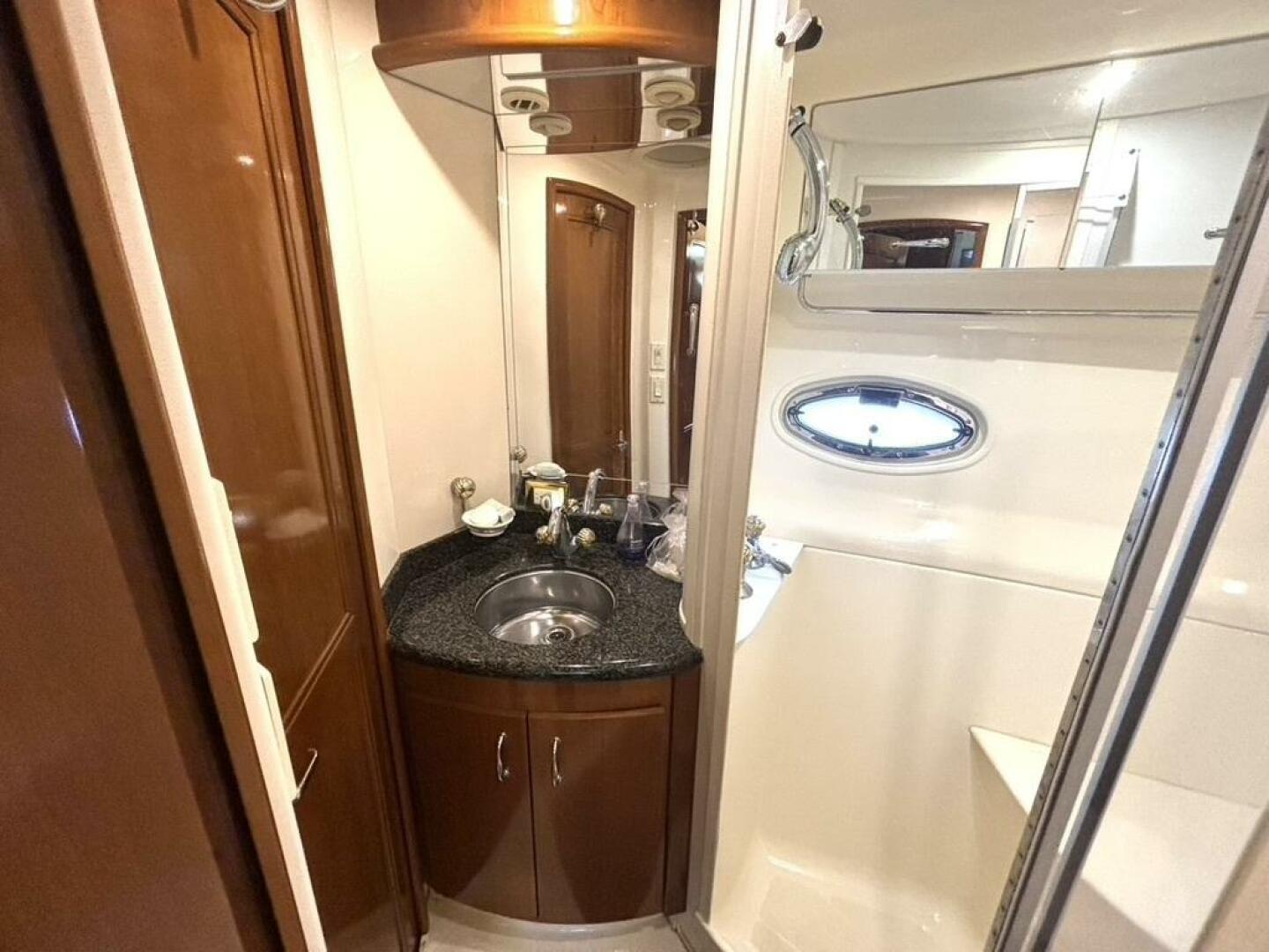 2004-carver-466-motor-yacht-power-9876945-20250718091320743-1