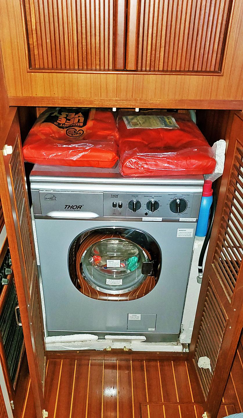 NEW Washer/ Dryer