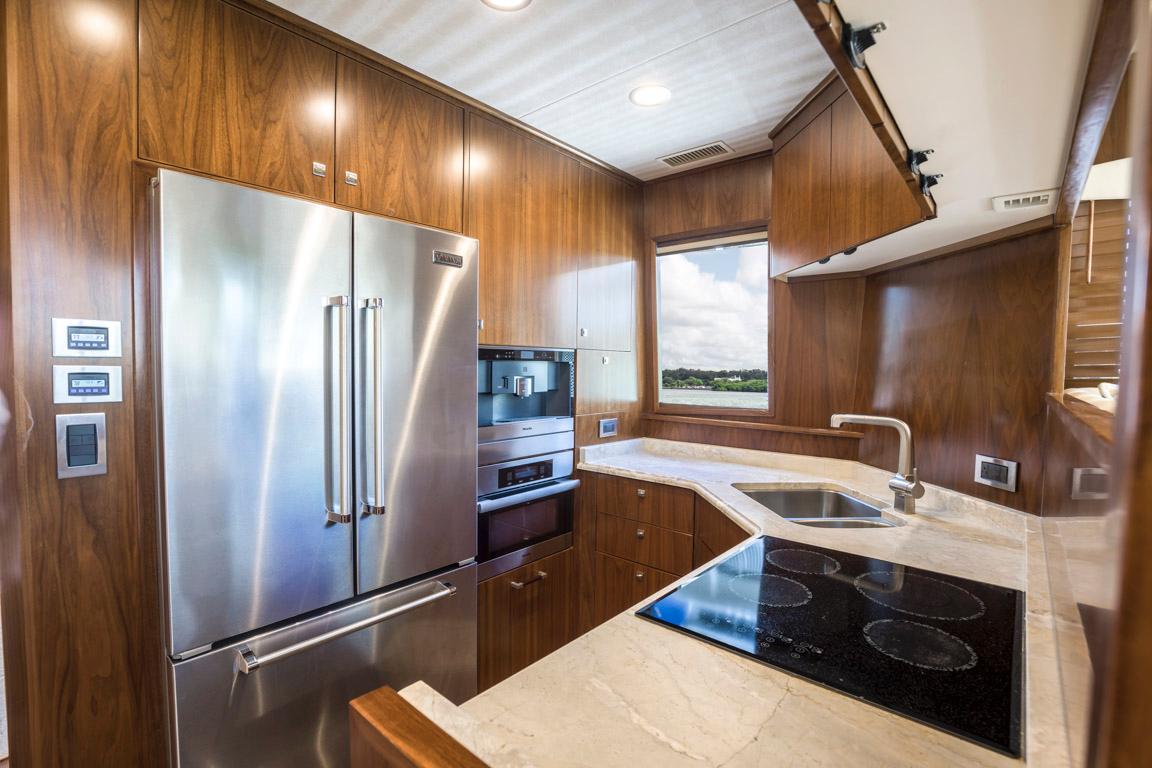 2015 Viking 75 MY Galley