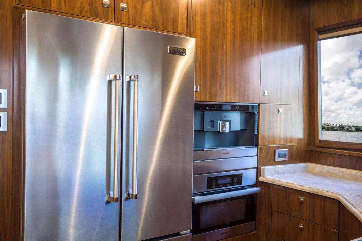 2015 Viking 75 MY Galley Fridge
