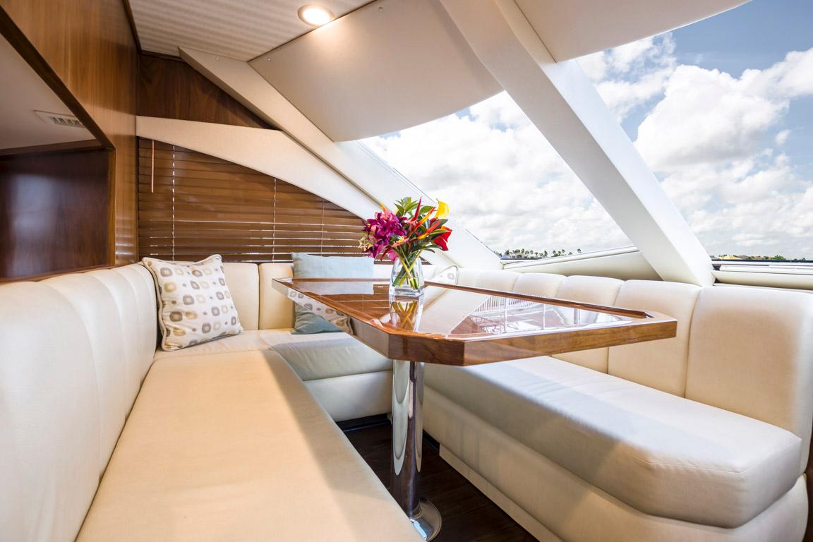 2015 Viking 75 MY Dinette