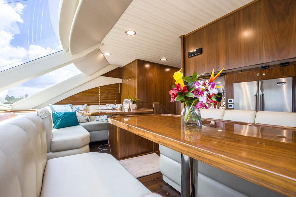 2015 Viking 75 MY Dinette