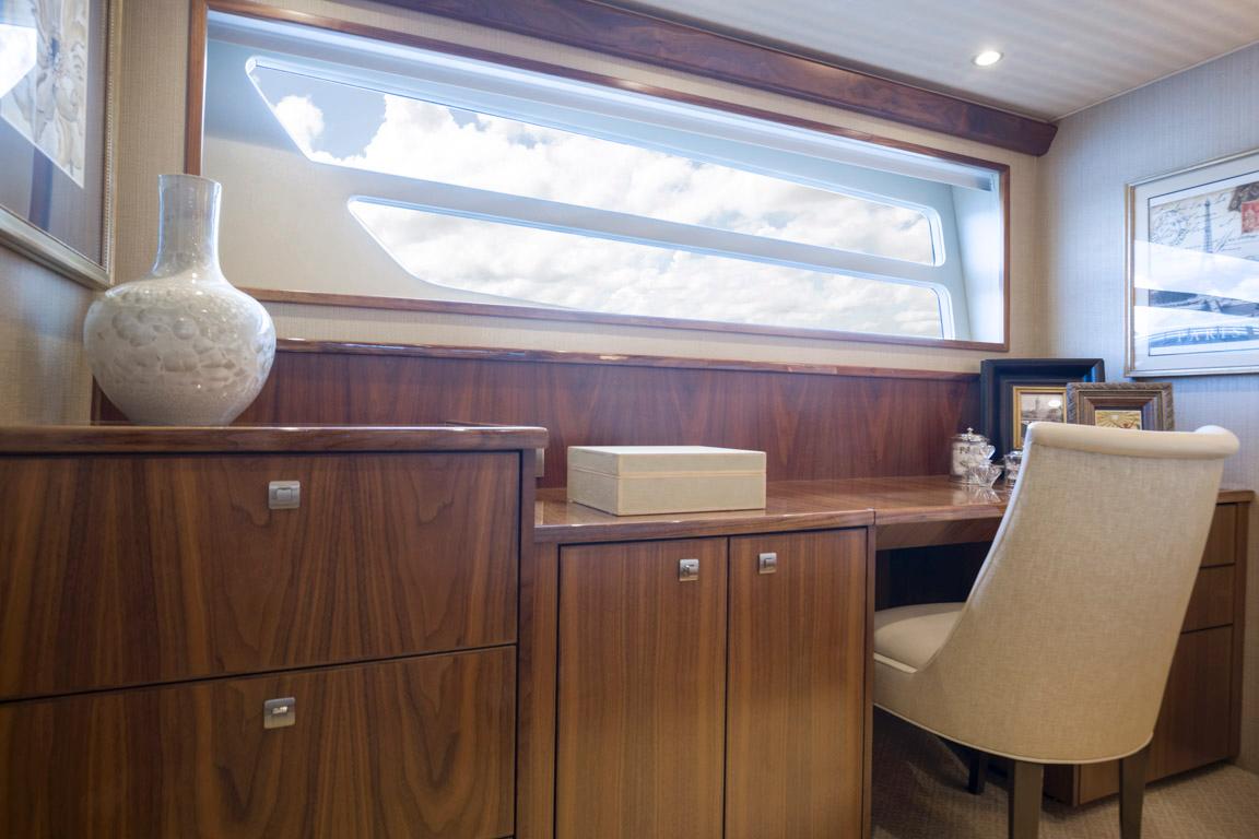 2015 Viking 75 MY Master Stateroom Vanity