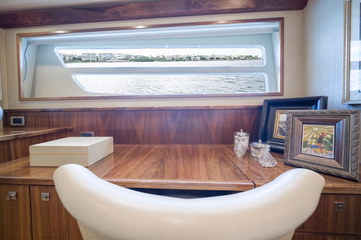 2015 Viking 75 MY Master Stateroom Vanity