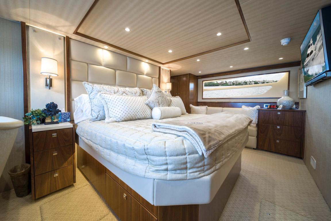 75 Viking Motor Yacht 2015 