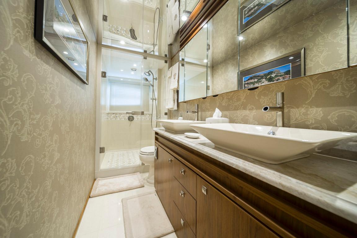 2015 Viking 75 MY Master Stateroom Head