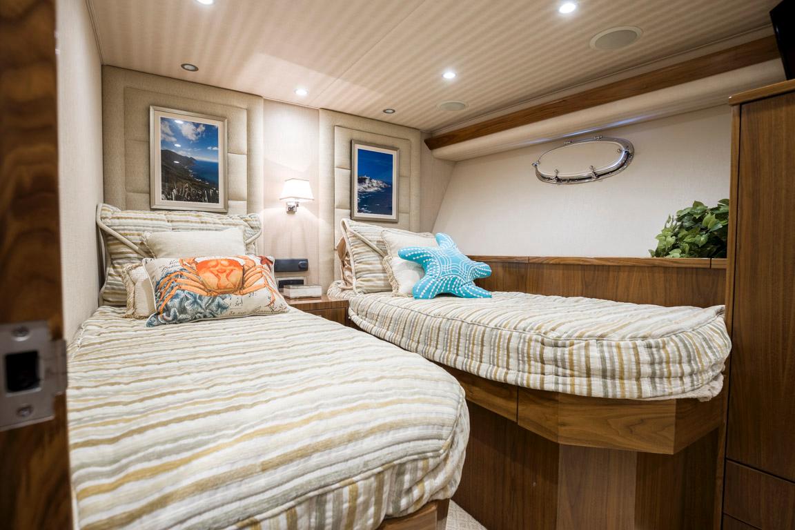 2015 Viking 75 MY Starboard Stateroom