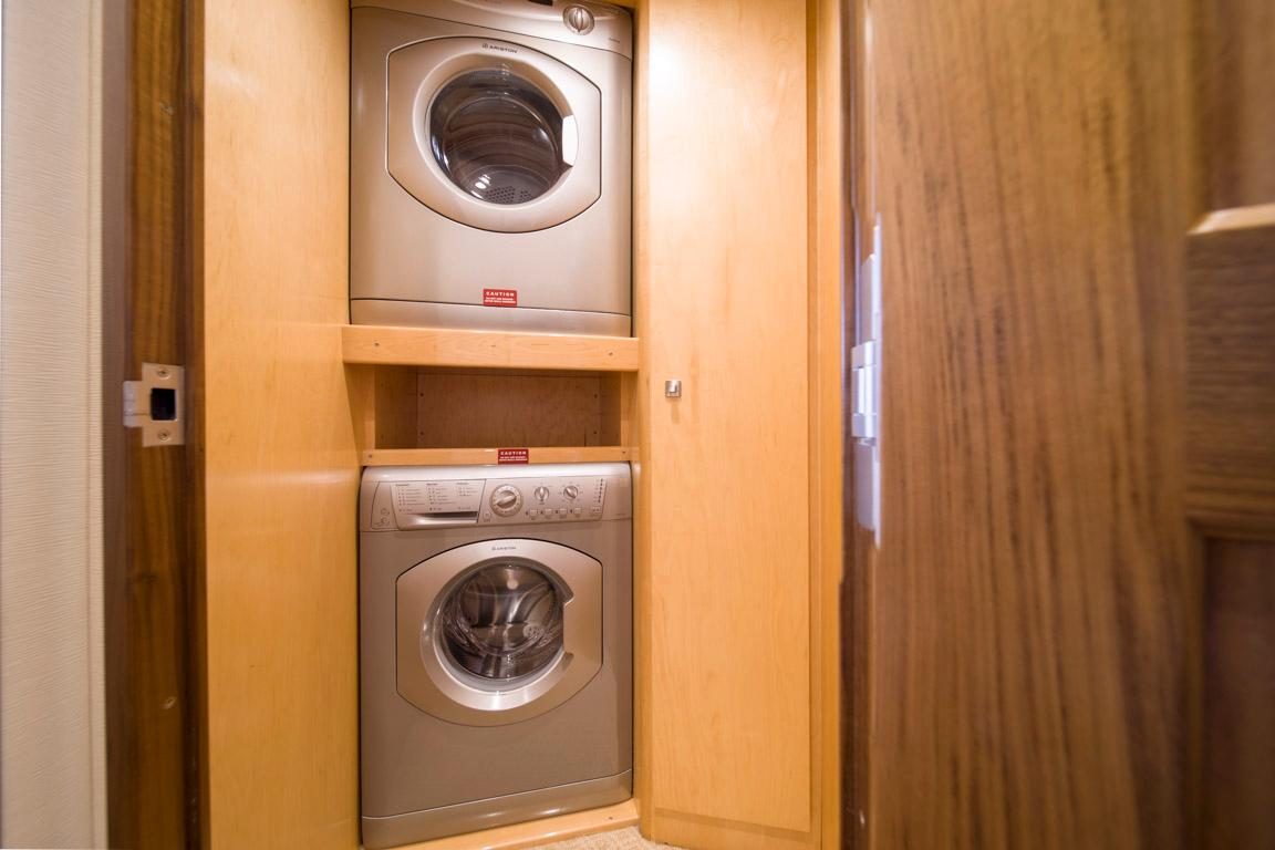 2015 Viking 75 MY Washer/Dryer
