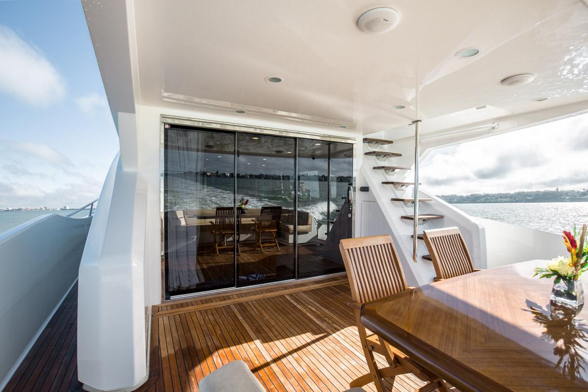 2015 Viking 75 MY Cockpit