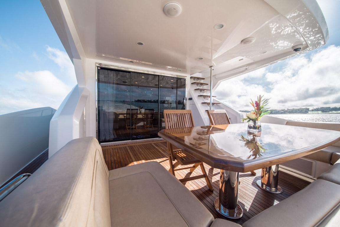 2015 Viking 75 MY Cockpit