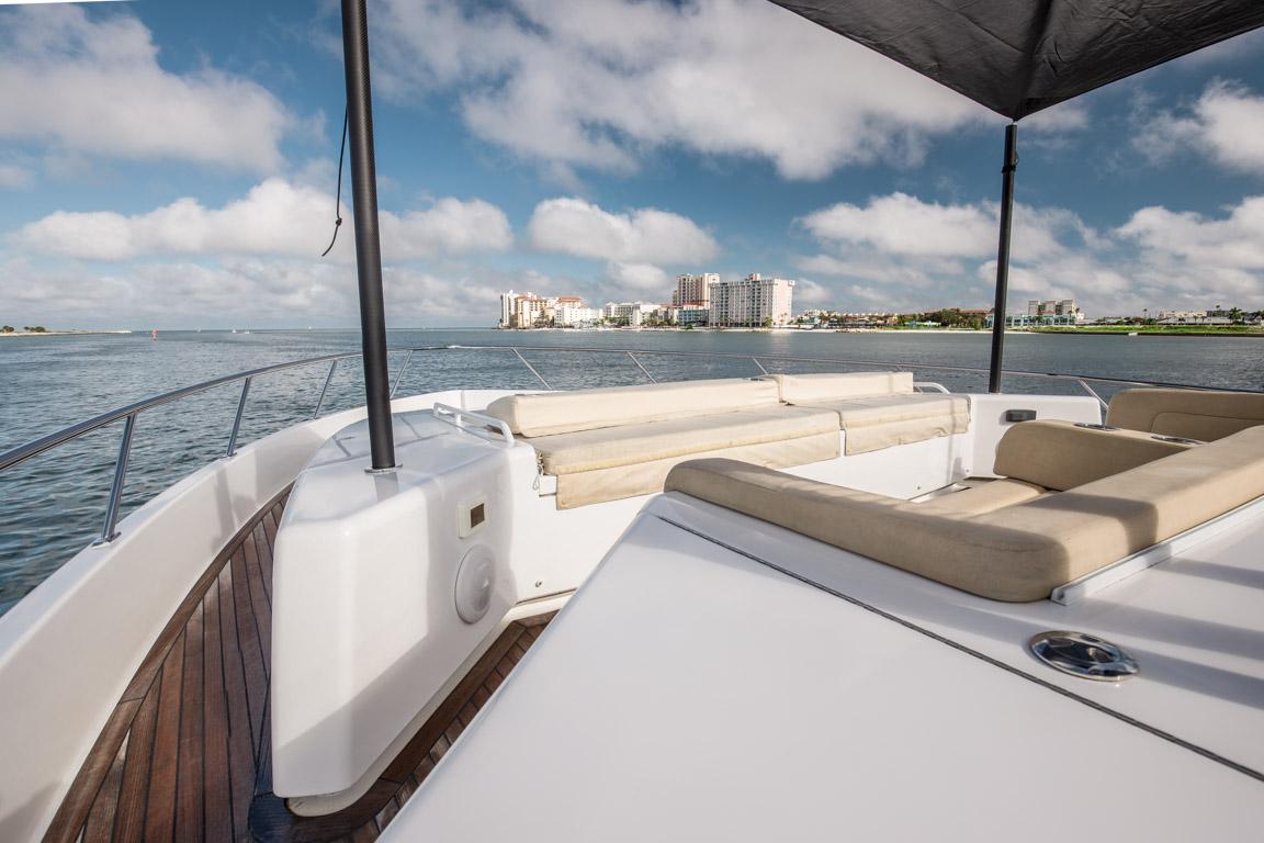 2015 Viking 75 MY Foredeck