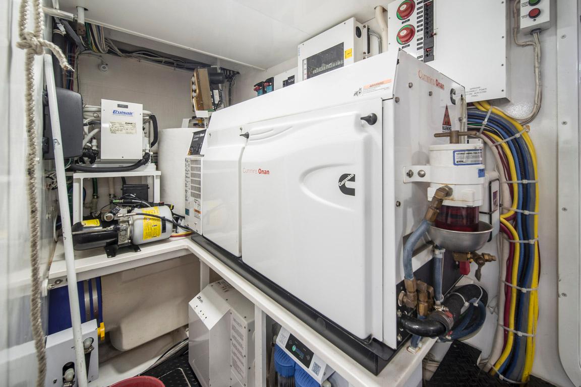 2015 Viking 75 MY Starboard Generator