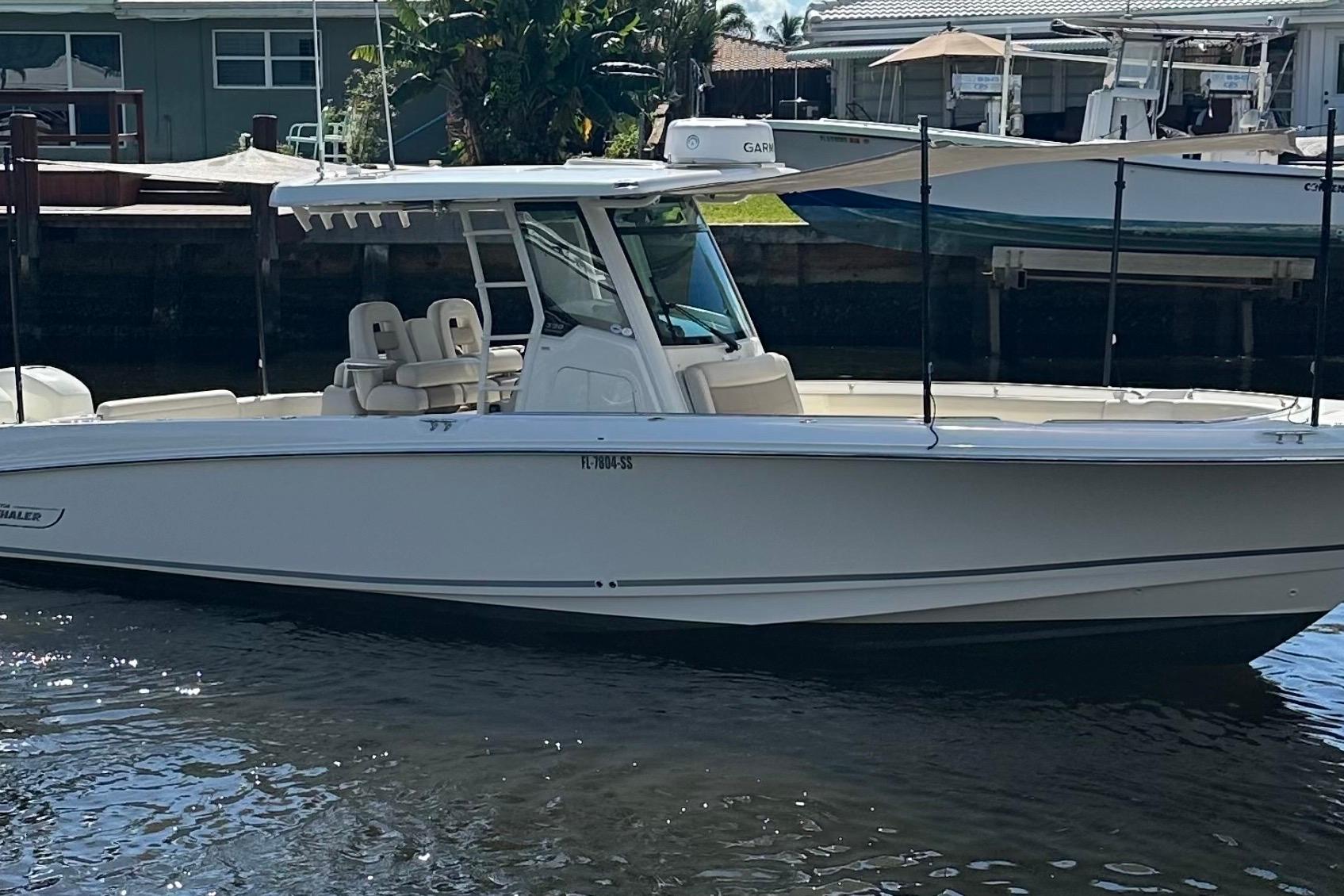 2020 Boston Whaler 330 Outrage