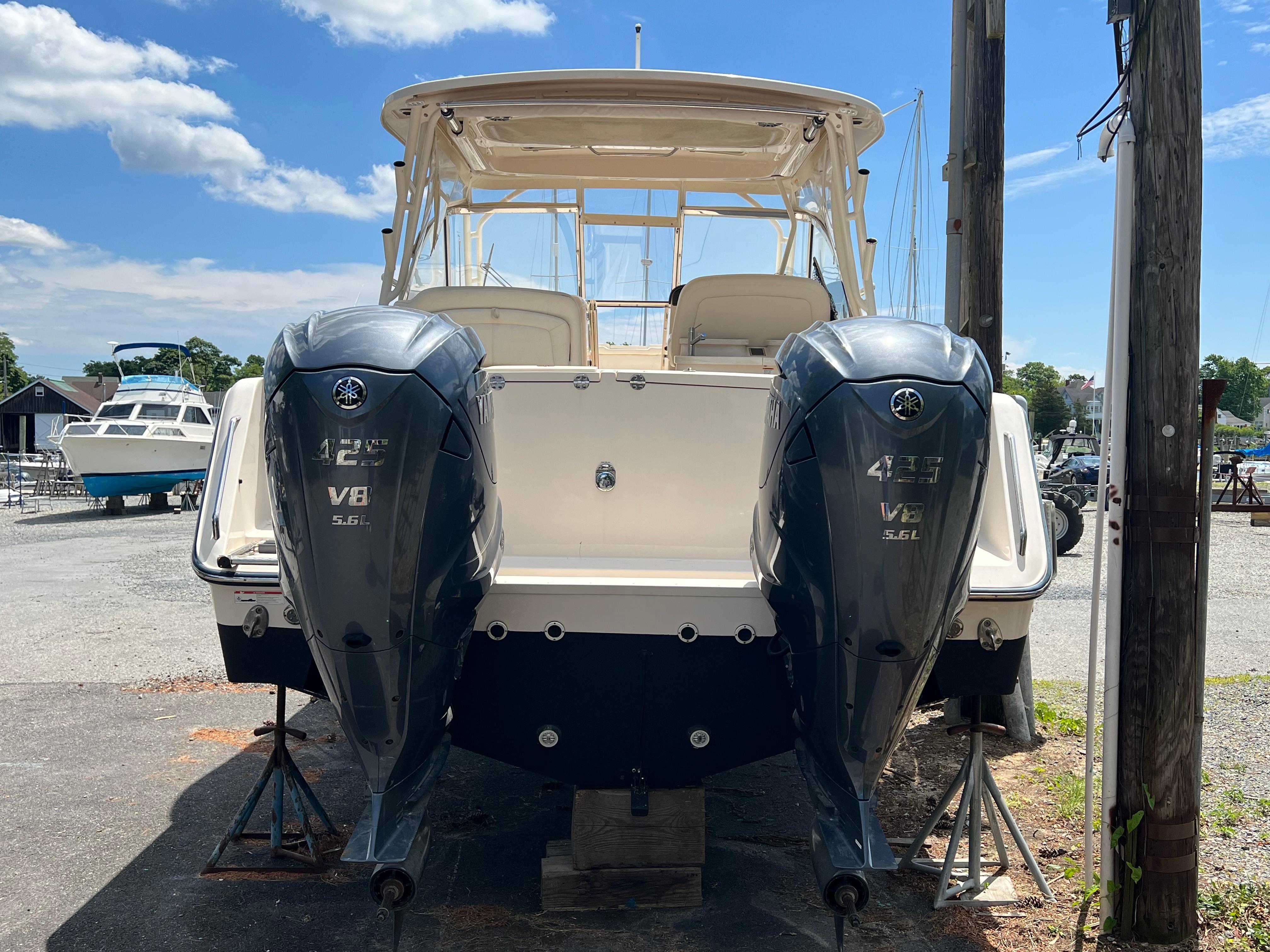 2020-grady-white-freedom-335-power-9416977-20250520174410100-1_XLARGE