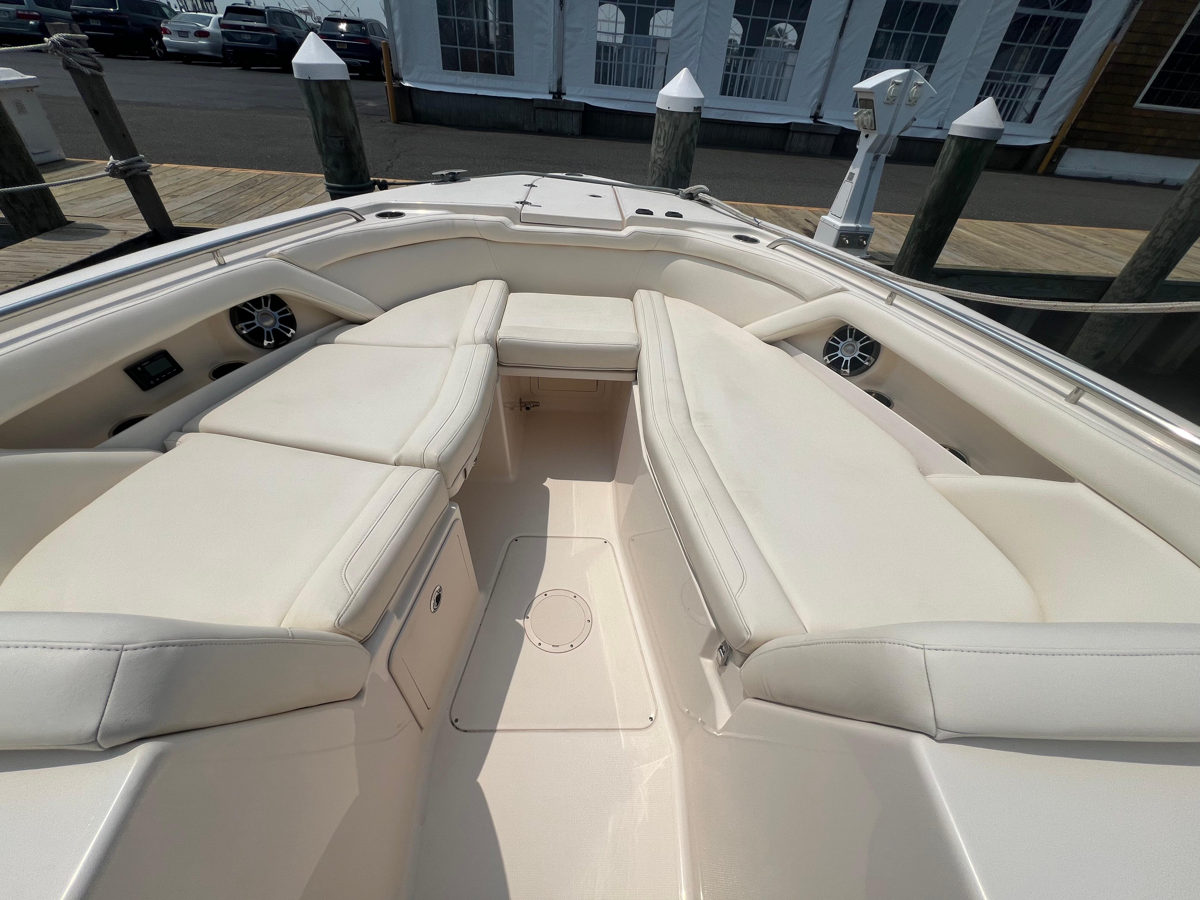 2020-grady-white-freedom-335-power-9416977-20250616054014044-1_XLARGE