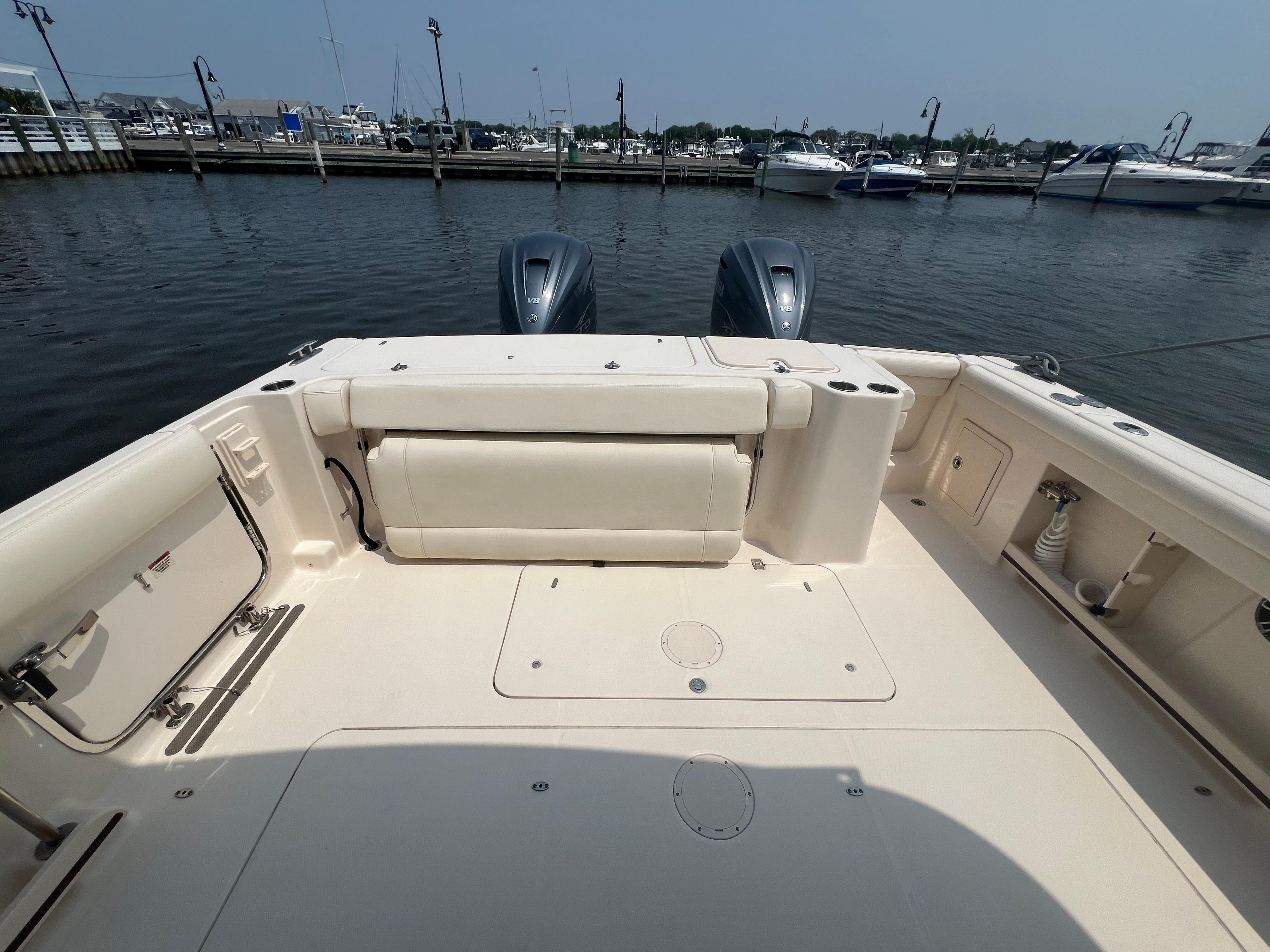 2020-grady-white-freedom-335-power-9416977-20250616054032075-1_XLARGE