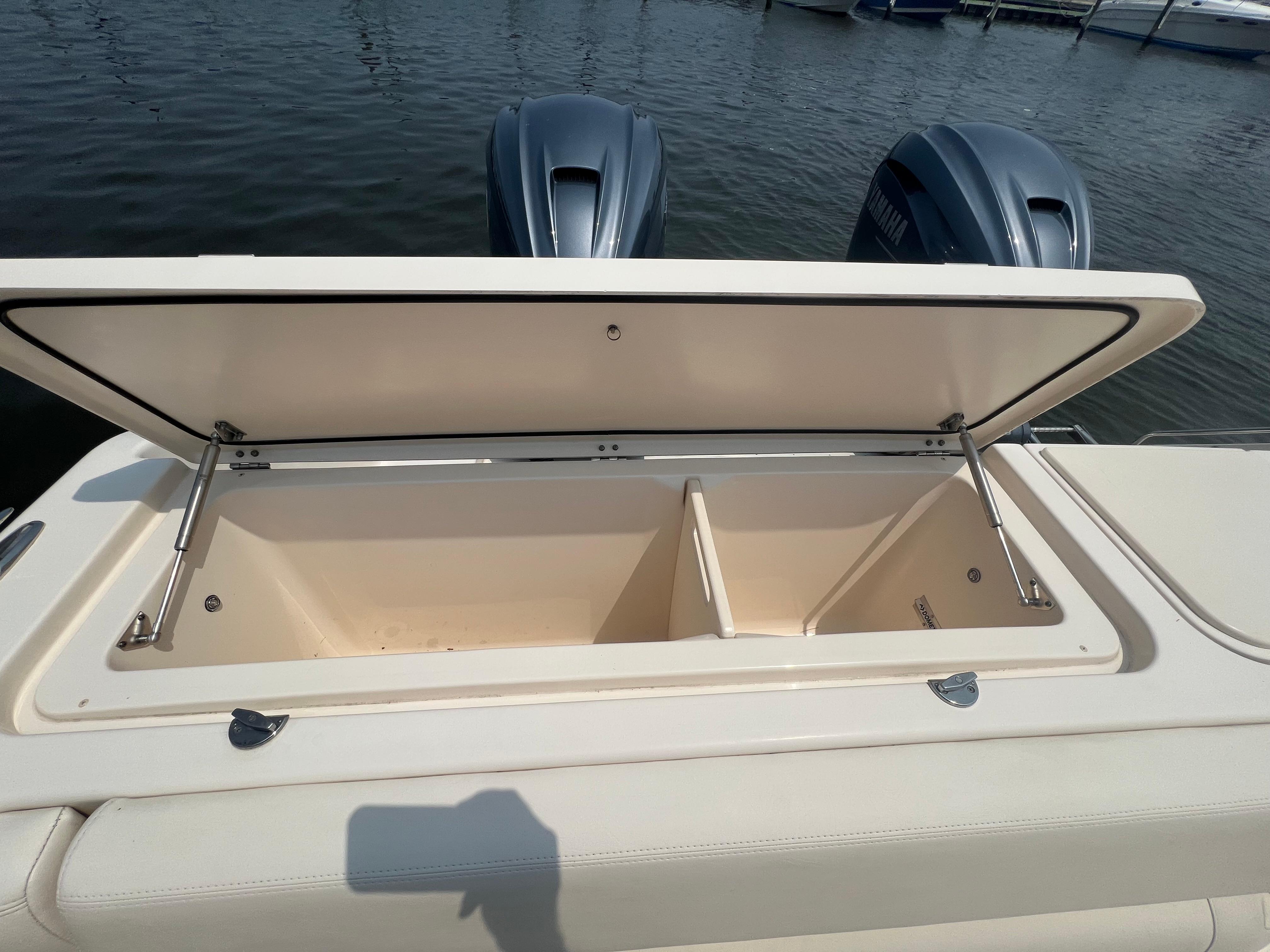 2020-grady-white-freedom-335-power-9416977-20250616054038043-1_XLARGE