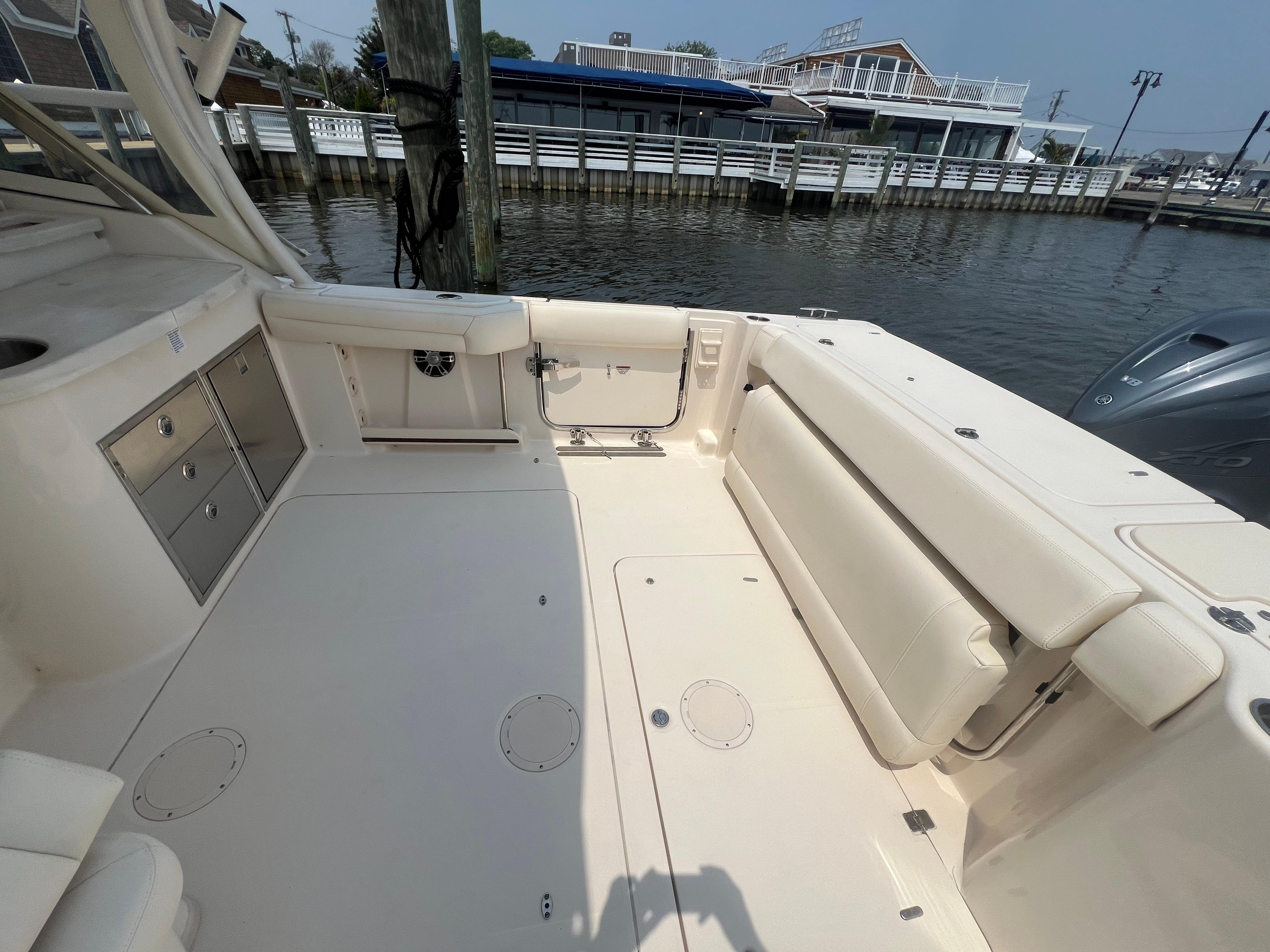2020-grady-white-freedom-335-power-9416977-20250616054041117-1_XLARGE