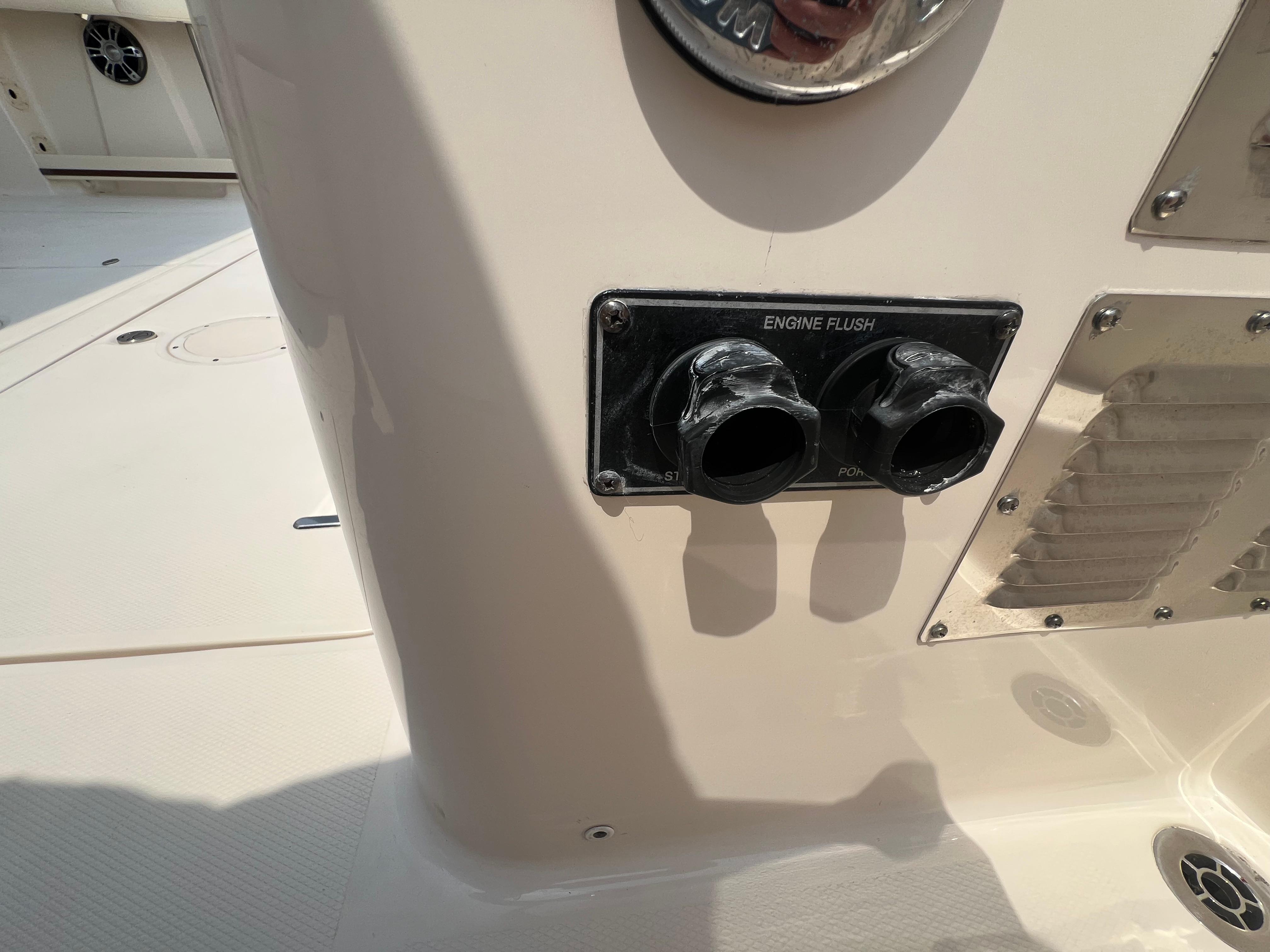2020-grady-white-freedom-335-power-9416977-20250616054046948-1_XLARGE