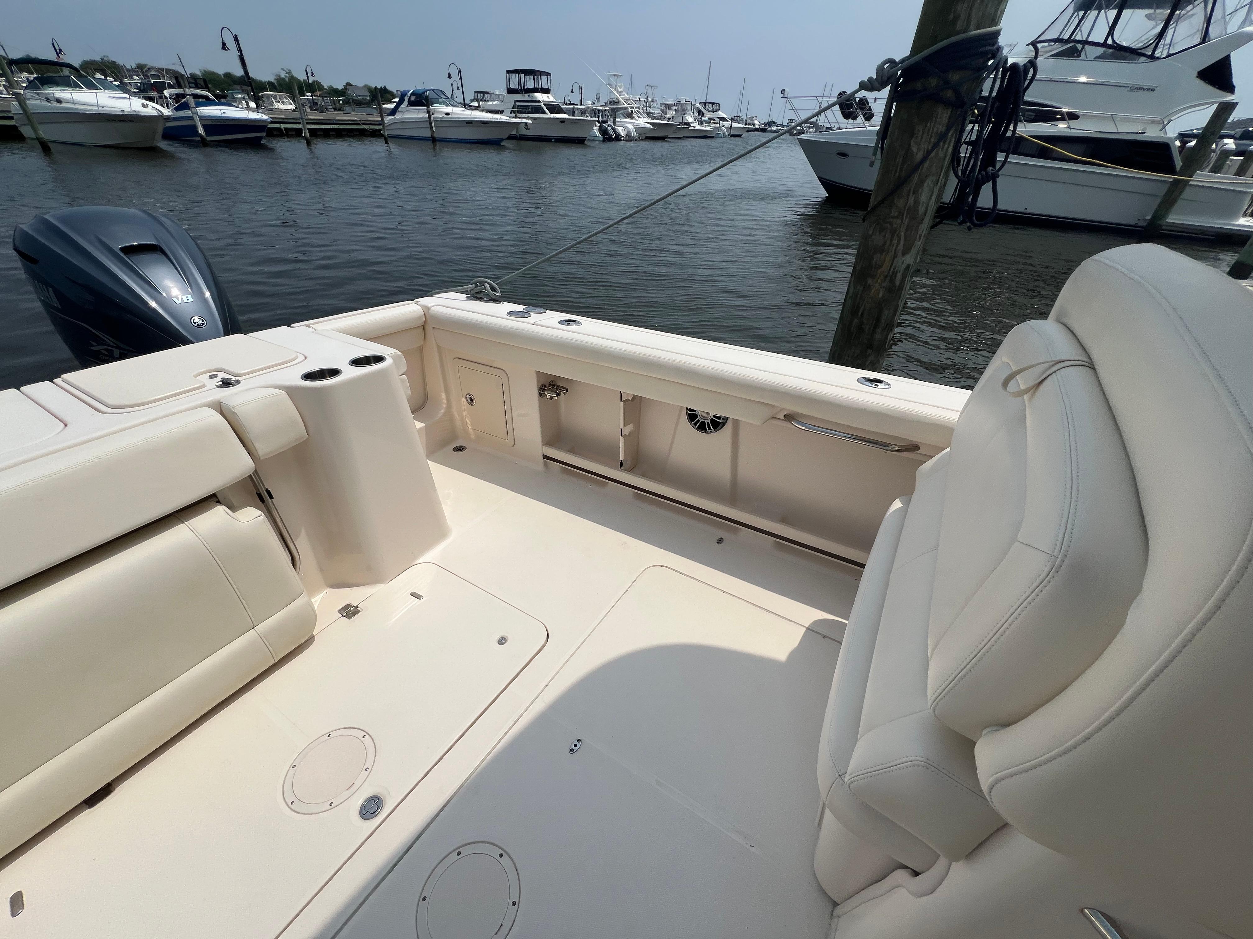 2020-grady-white-freedom-335-power-9416977-20250616054114153-1_XLARGE