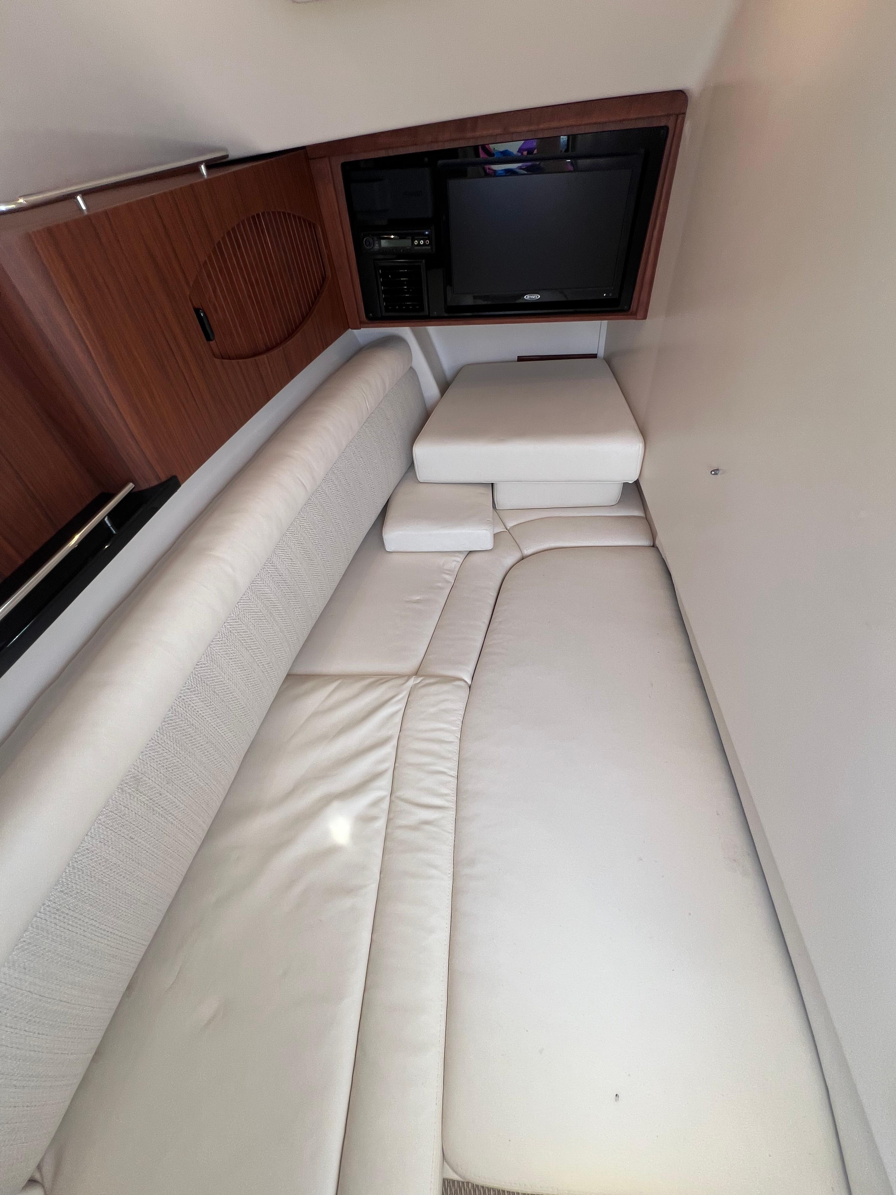 2020-grady-white-freedom-335-power-9416977-20250616054138327-1_XLARGE