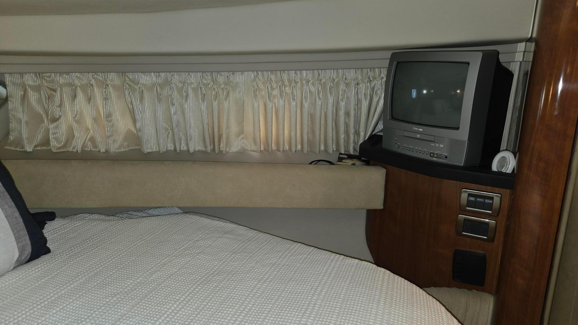2004-sea-ray-380-sundancer-power-9816980-20250527130239085-1_XLARGE