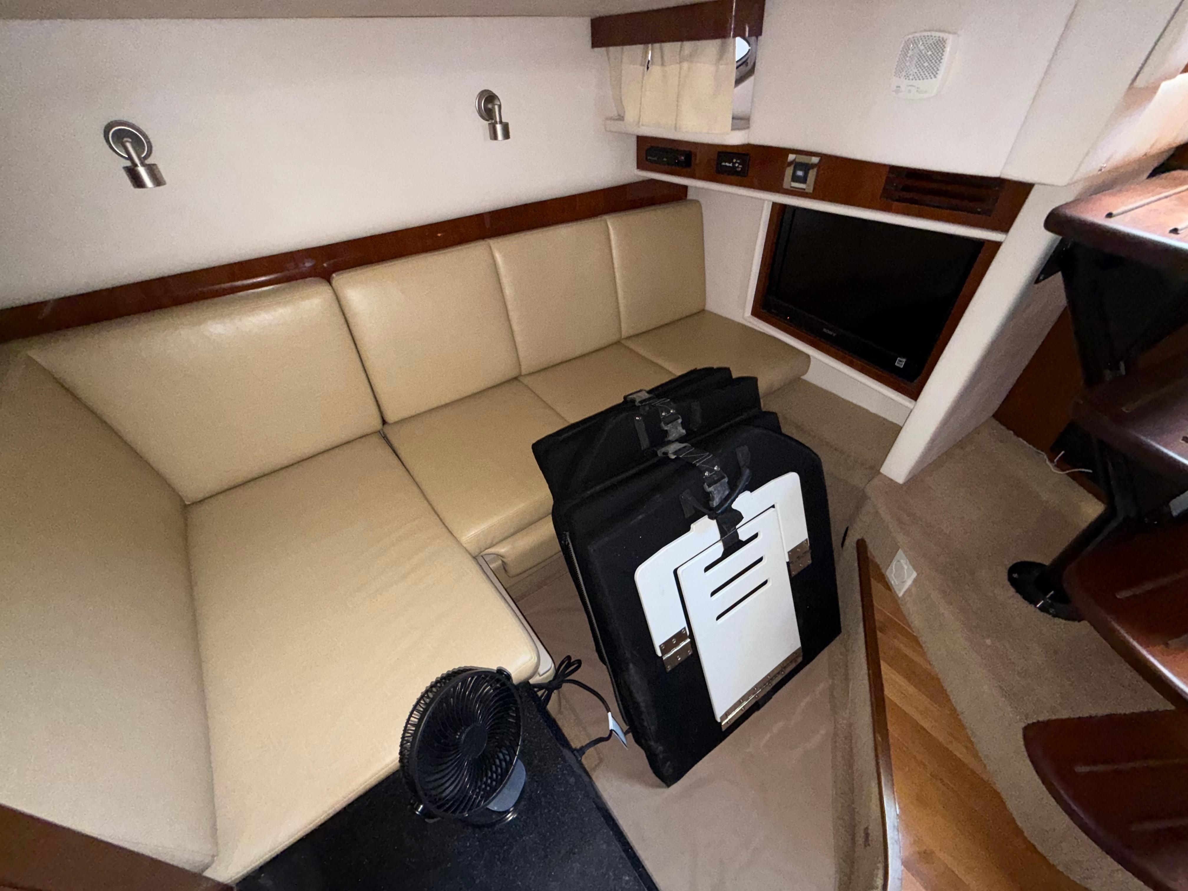 2011-sea-ray-390-sundancer-power-9786982-978407162-0-170520251638-12