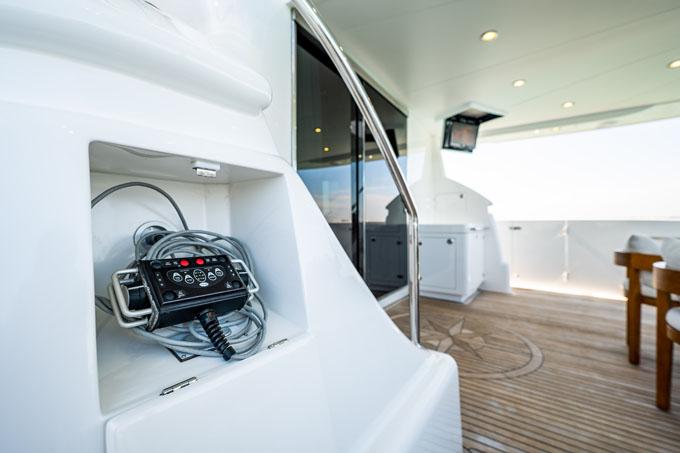 Aft Deck Plug In Remote Docking Station