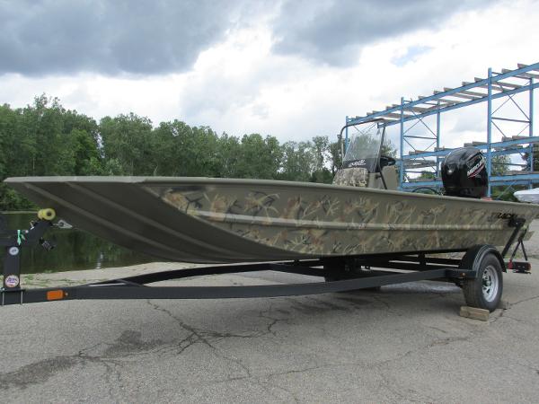 2022 Tracker Boats boat for sale, model of the boat is 1860 Grizzly CC & Image # 2 of 15