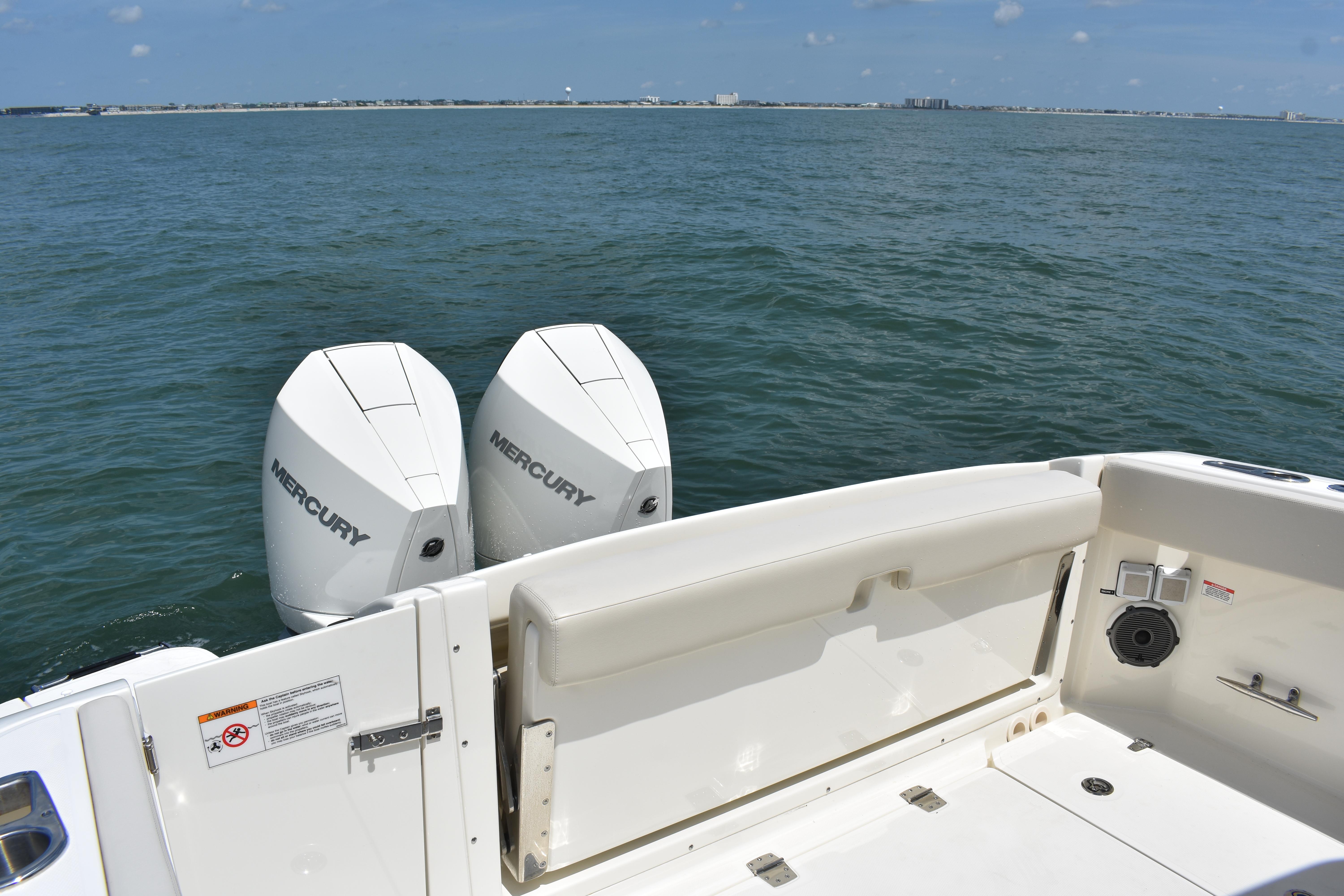 2023-boston-whaler-320-vantage-power-9856995-20250707123116179-1