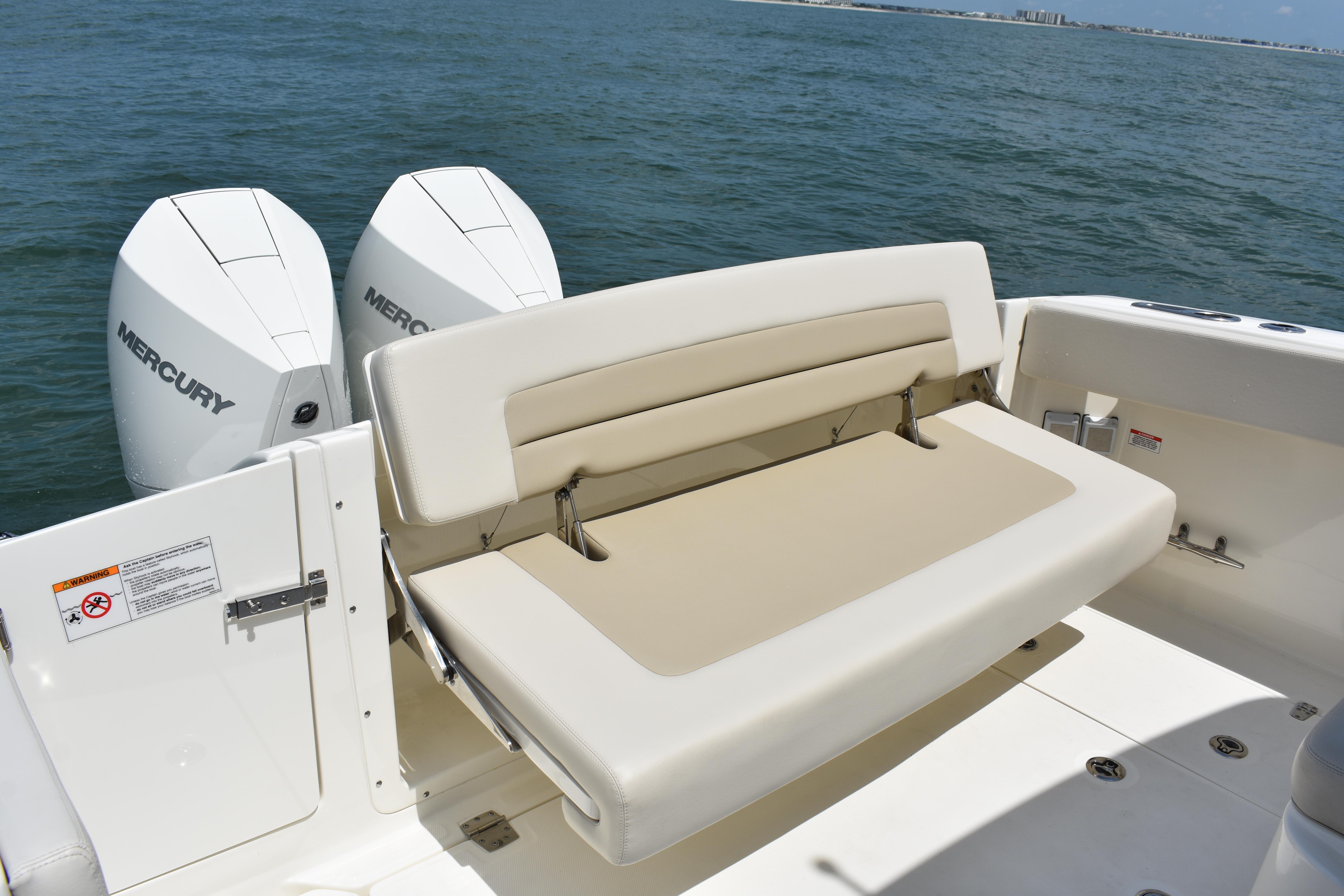 2023-boston-whaler-320-vantage-power-9856995-20250707123120021-1