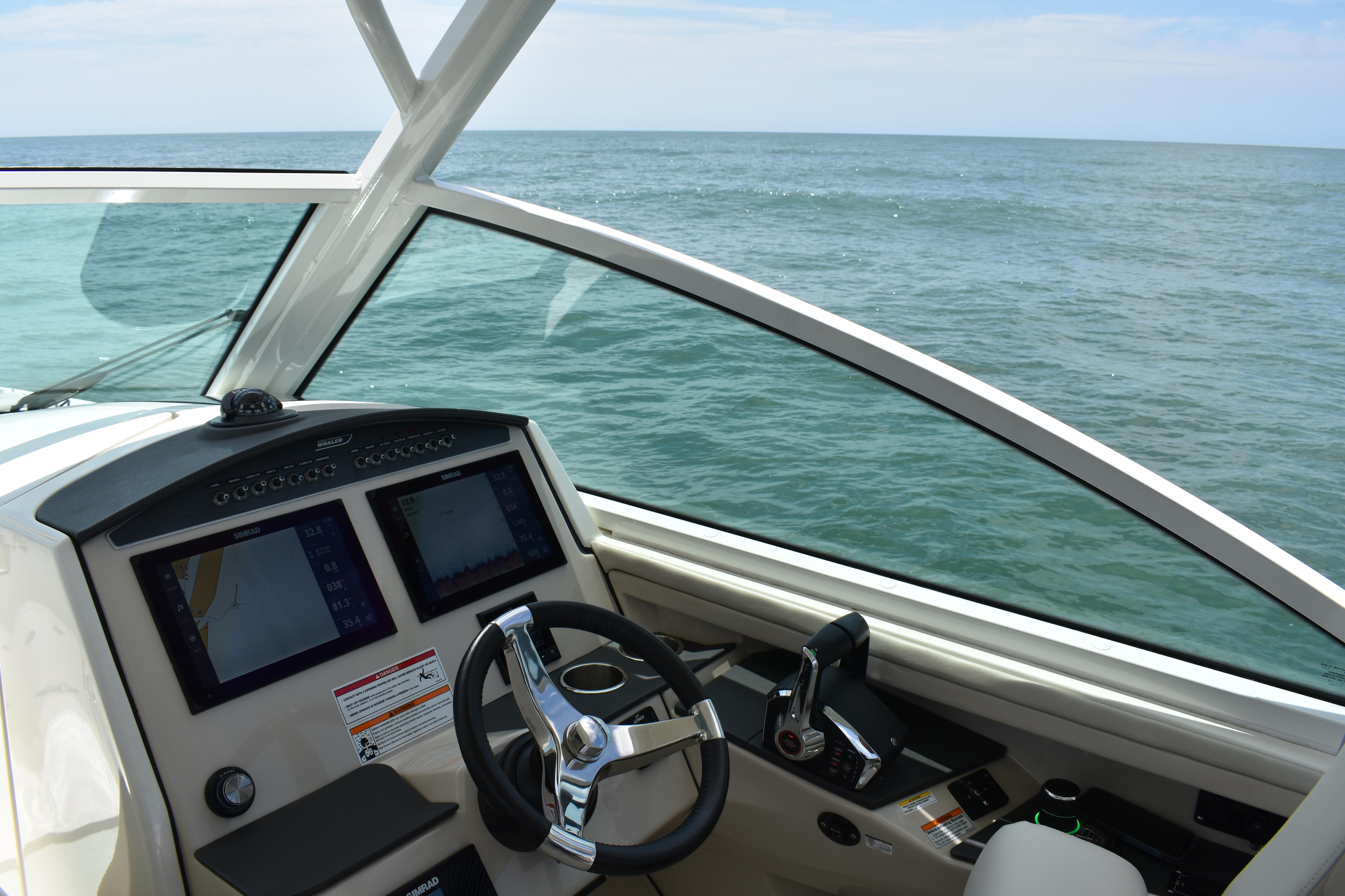 2023-boston-whaler-320-vantage-power-9856995-20250707123132526-1