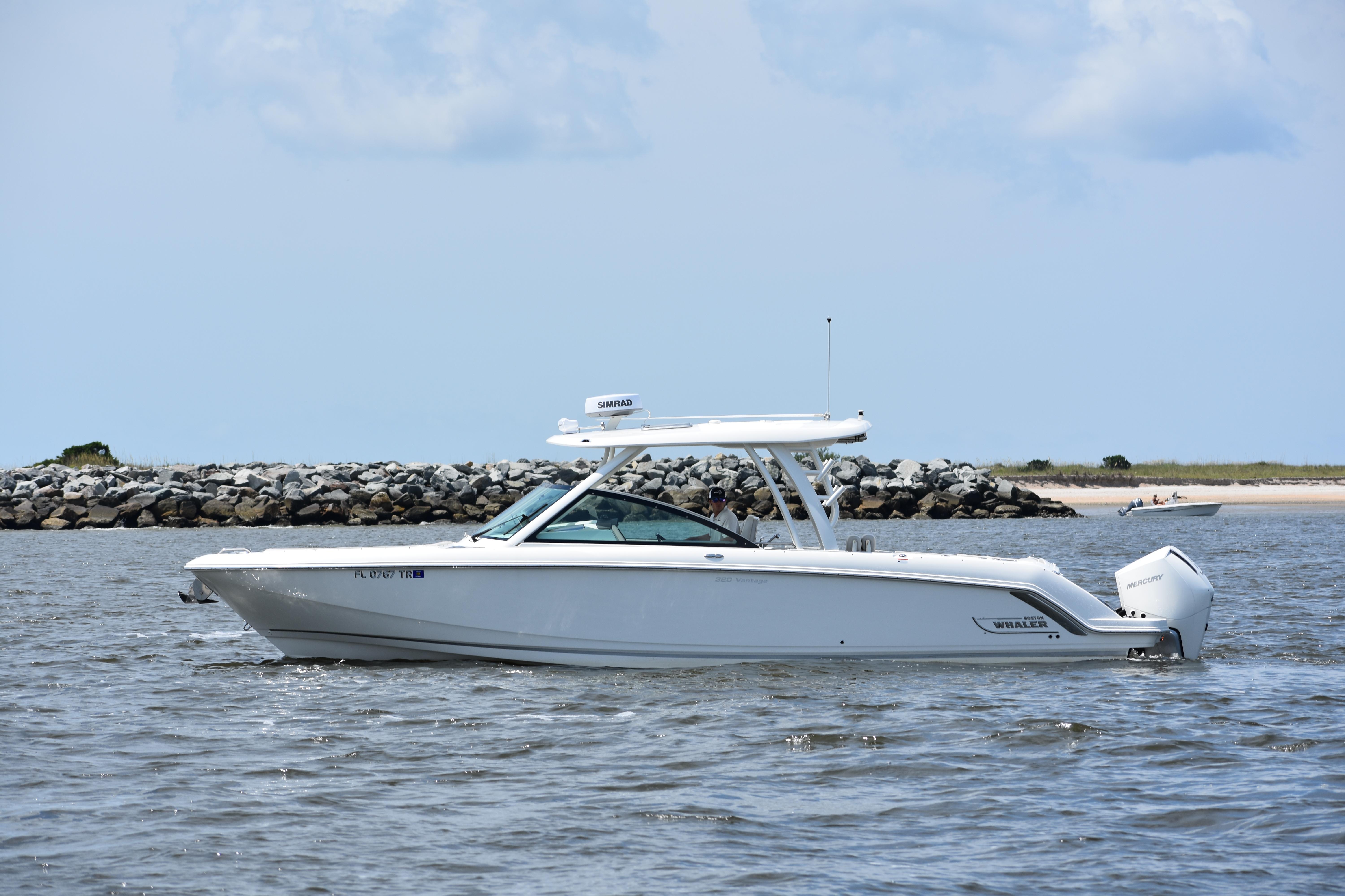 2023-boston-whaler-320-vantage-power-9856995-20250707123251601-1