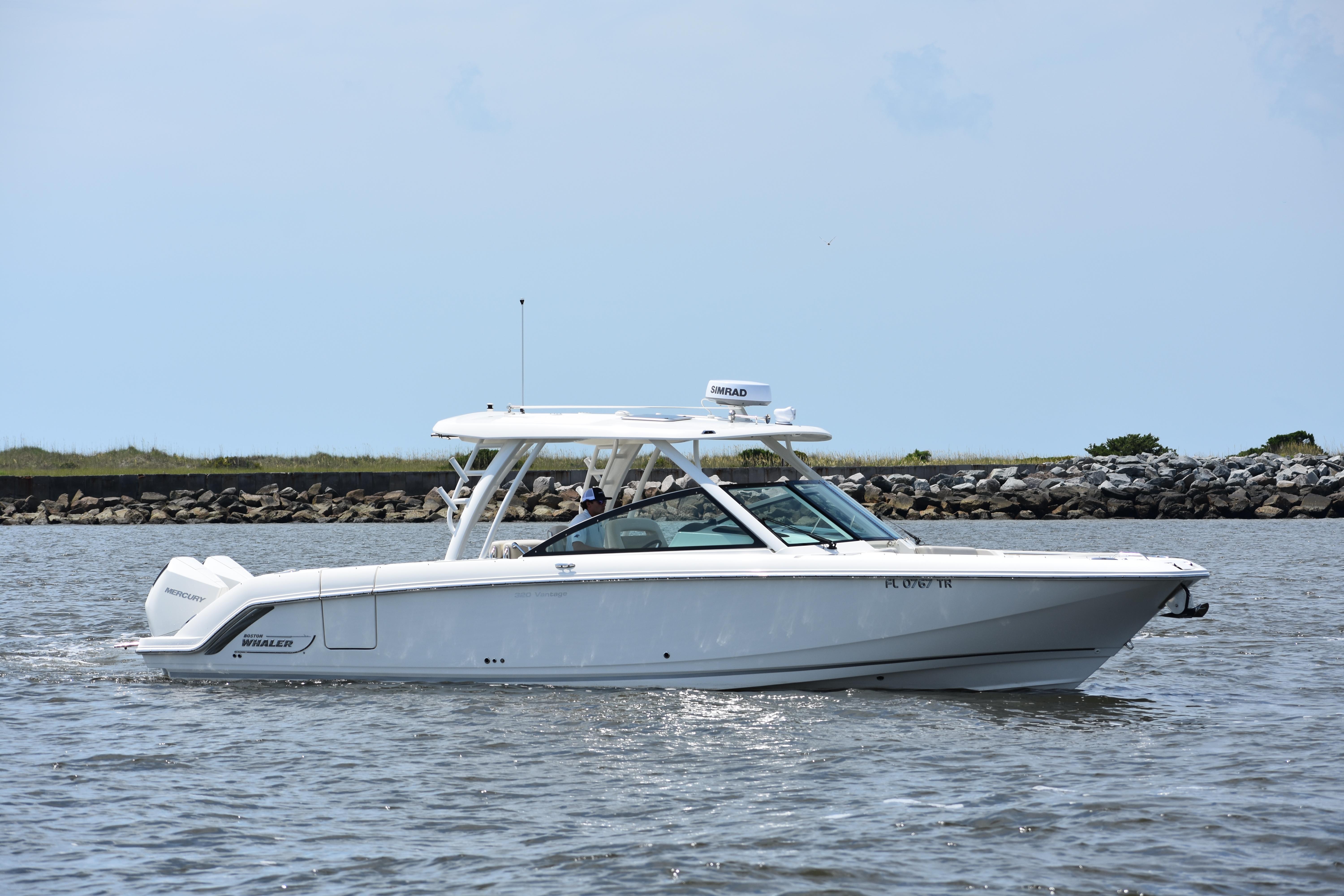 2023-boston-whaler-320-vantage-power-9856995-20250707123312157-1