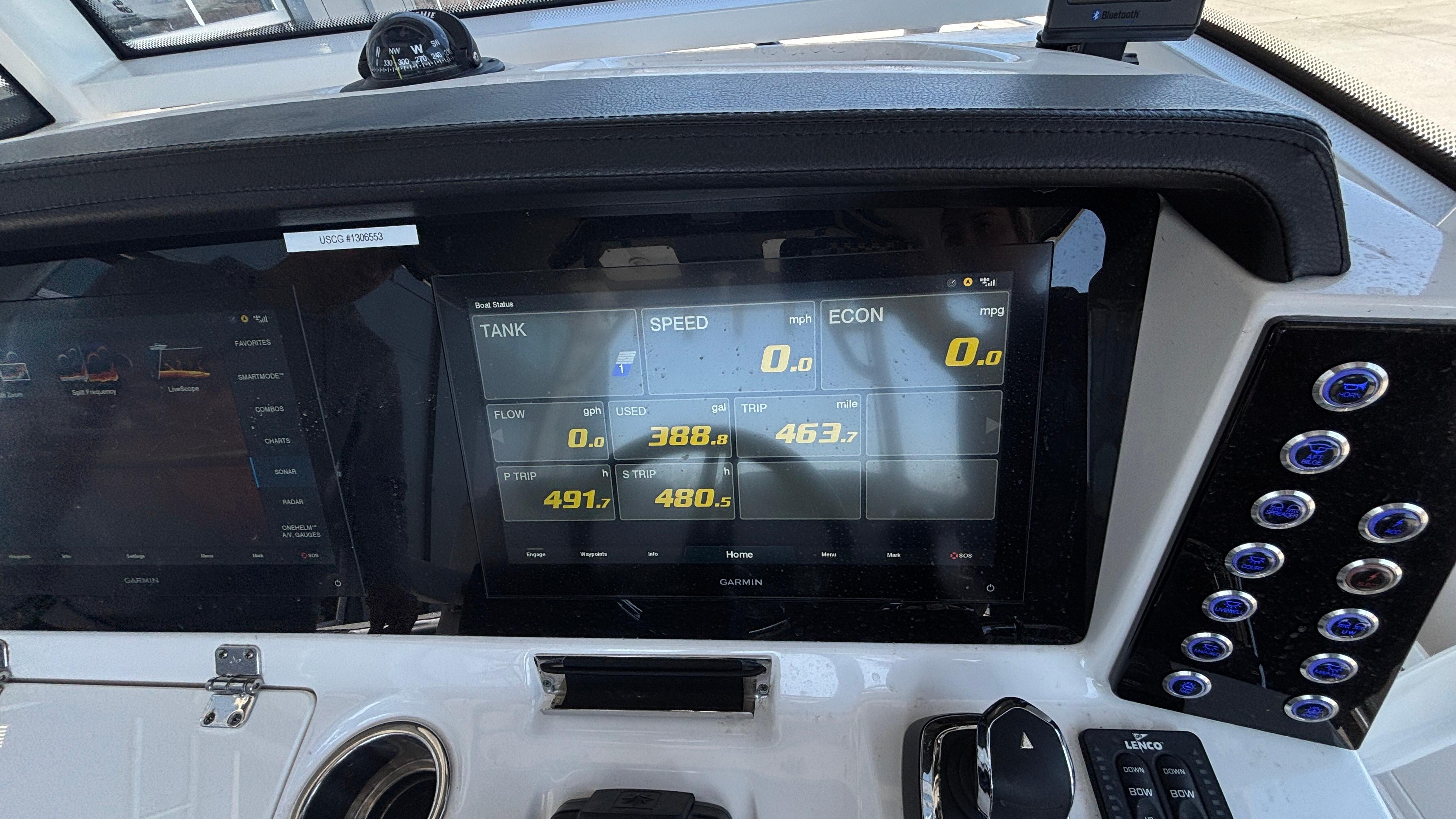 2021-robalo-r302-center-console-power-9750710-20250408071152900-1_XLARGE