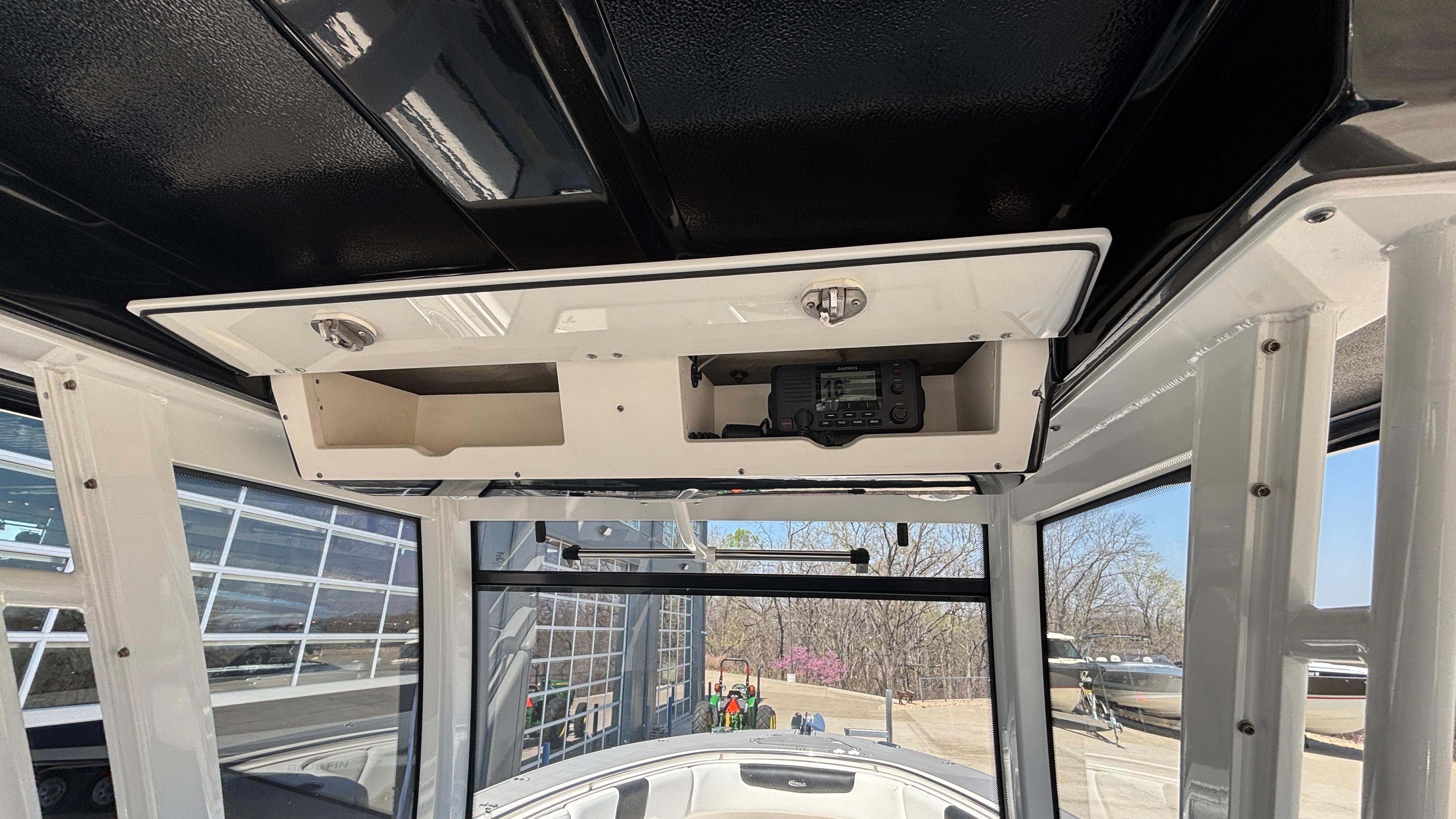 2021-robalo-r302-center-console-power-9750710-20250408071201935-1_XLARGE