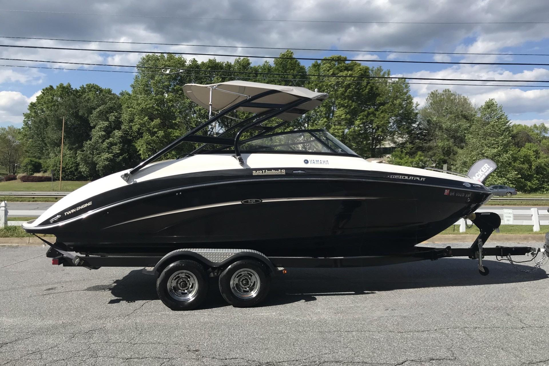 2014 Yamaha Boats 242 Limited S
