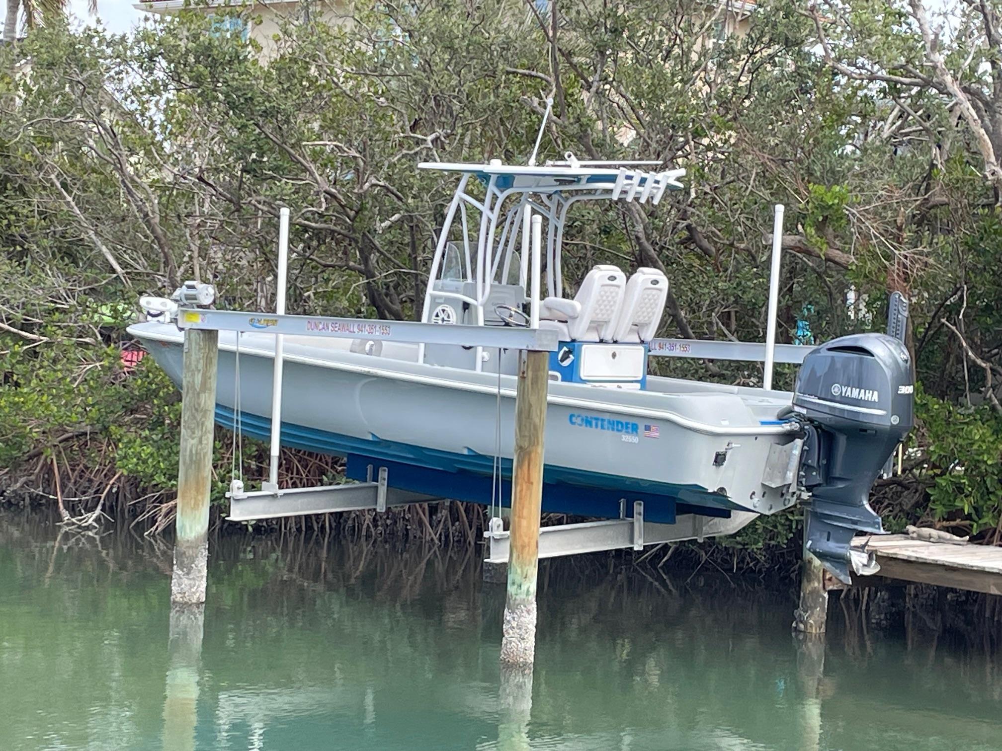 2017 Contender 25 Bay