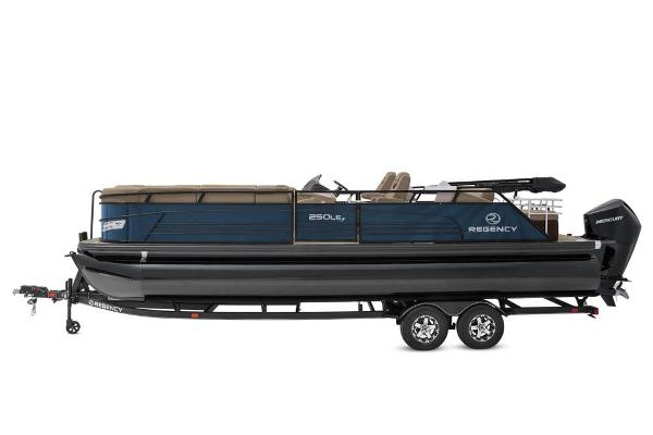 2021 Regency boat for sale, model of the boat is 250 LE3 Sport & Image # 15 of 86