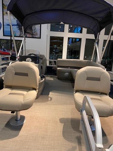 2022 Sun Tracker boat for sale, model of the boat is BASS BUGGY 16 XL SELECT & Image # 2 of 5