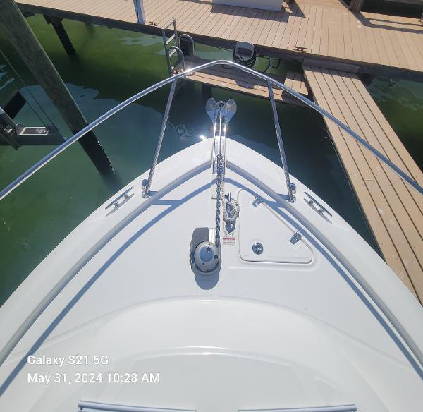 28' Boston Whaler, Listing Number 100916695, - Photo No. 4