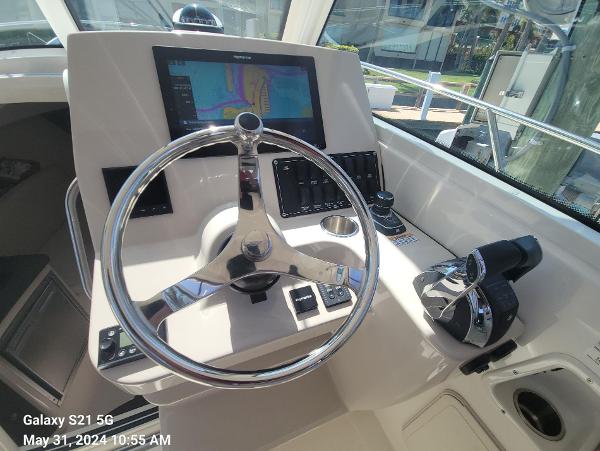 28' Boston Whaler, Listing Number 100916695, Image No. 13