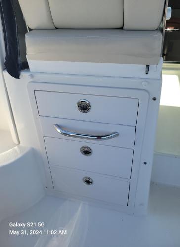 28' Boston Whaler, Listing Number 100916695, - Photo No. 34