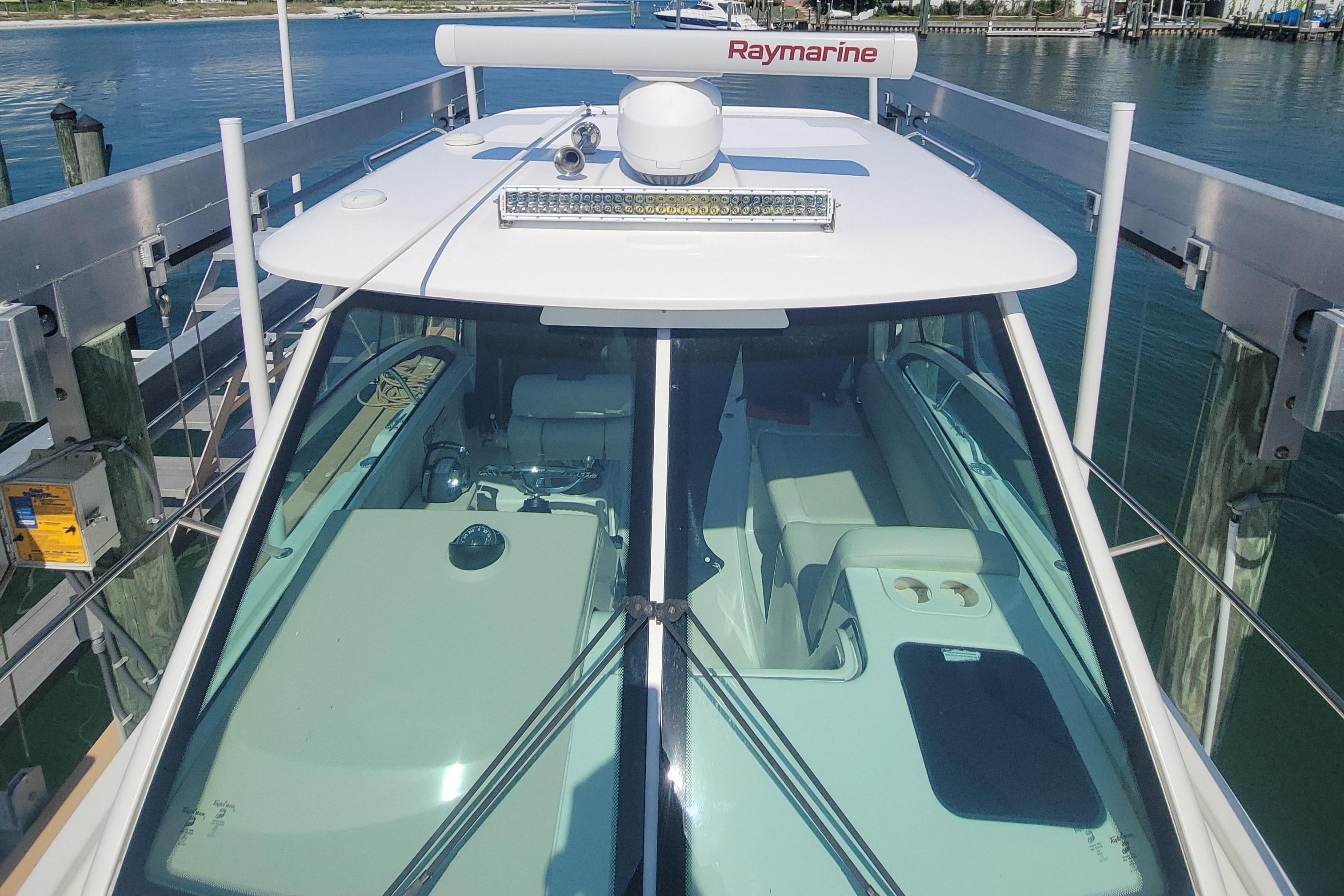 2021-boston-whaler-285-conquest-power-9410721-20250501135110475-1_XLARGE