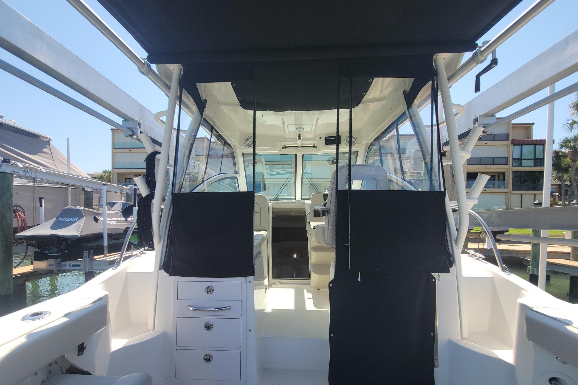 2021-boston-whaler-285-conquest-power-9410721-20250506071915683-1_XLARGE
