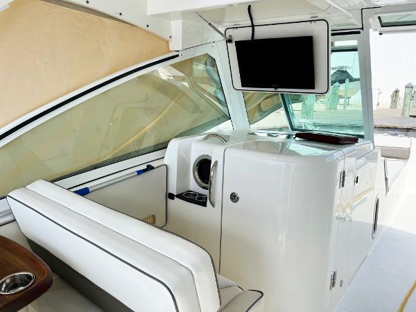 32' World Cat, Listing Number 100888186, - Photo No. 8