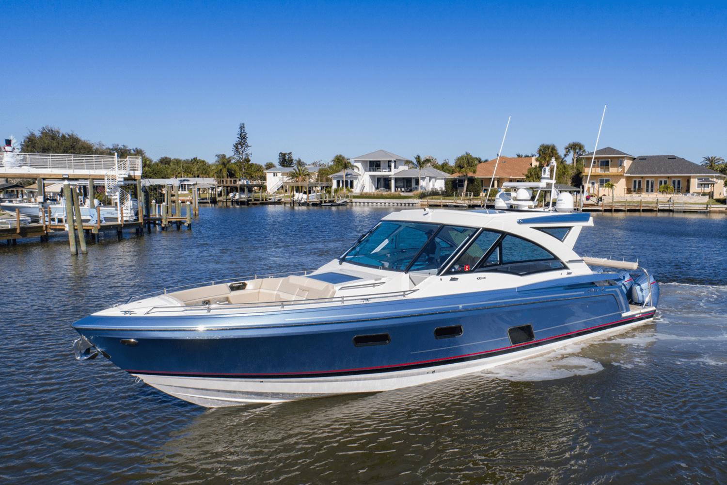 430 All Sport Crossover - Luxury 43 ft Boat