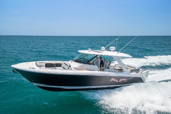 2019 Tiara Yachts 38 LS